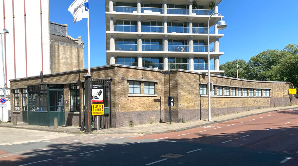 Poortgebouw van De Meelfabriek in Leiden